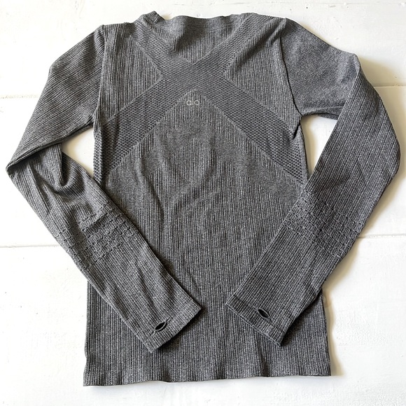 Alo Yoga Exhale Long Sleeve Top Shirt Gray, women’s size Medium - Picture 3 of 8